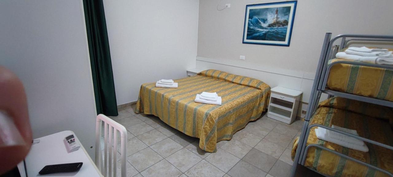 Hotel Zeus Lido Di Classe Room Only Buitenkant foto