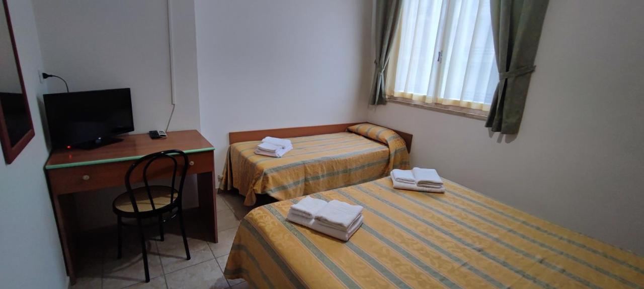 Hotel Zeus Lido Di Classe Room Only Buitenkant foto
