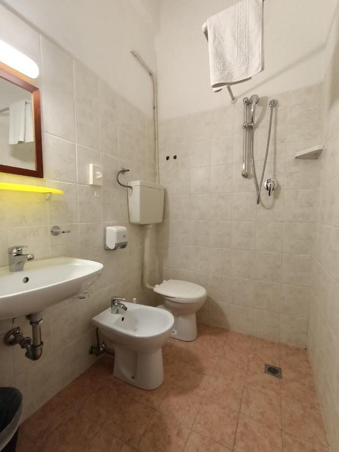 Hotel Zeus Lido Di Classe Room Only Buitenkant foto