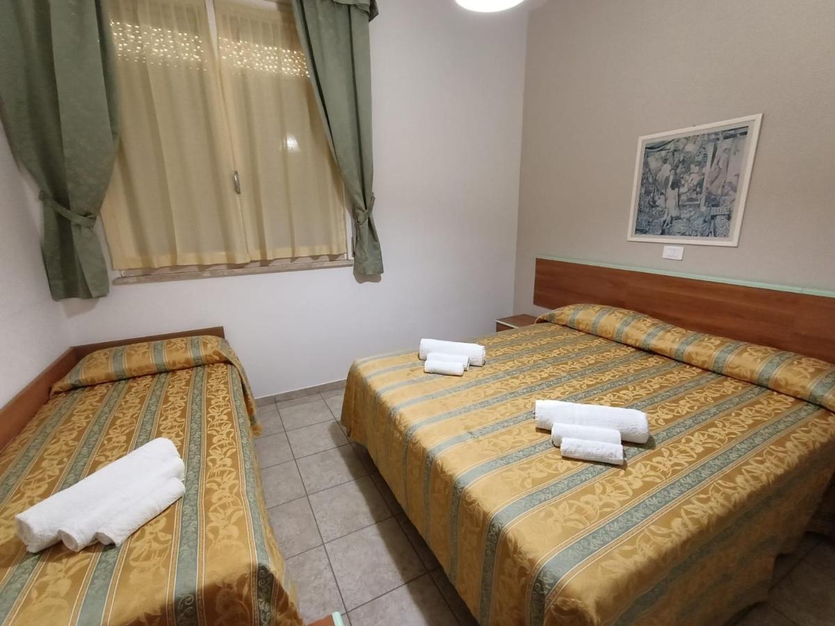 Hotel Zeus Lido Di Classe Room Only Buitenkant foto