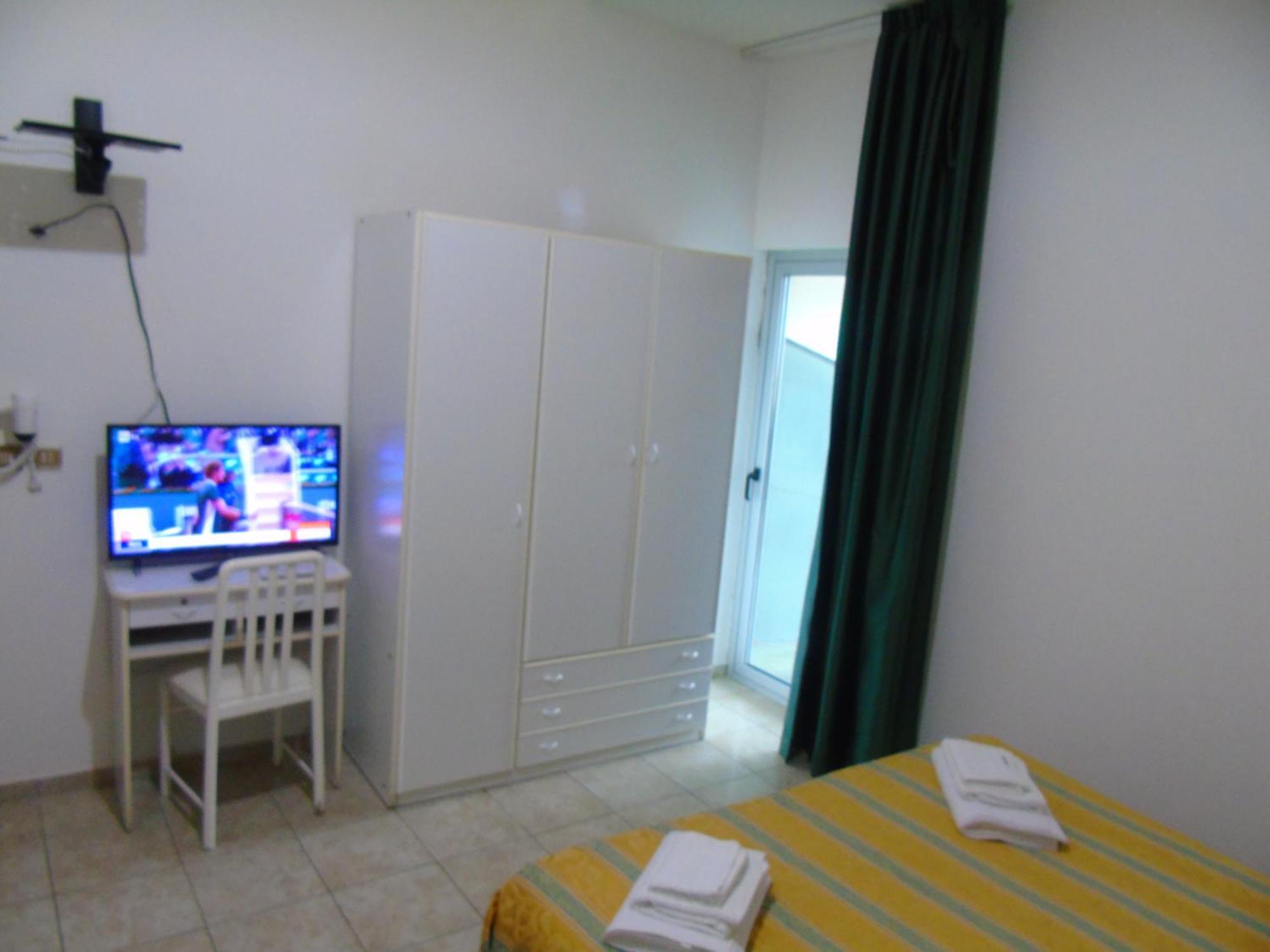 Hotel Zeus Lido Di Classe Room Only Buitenkant foto