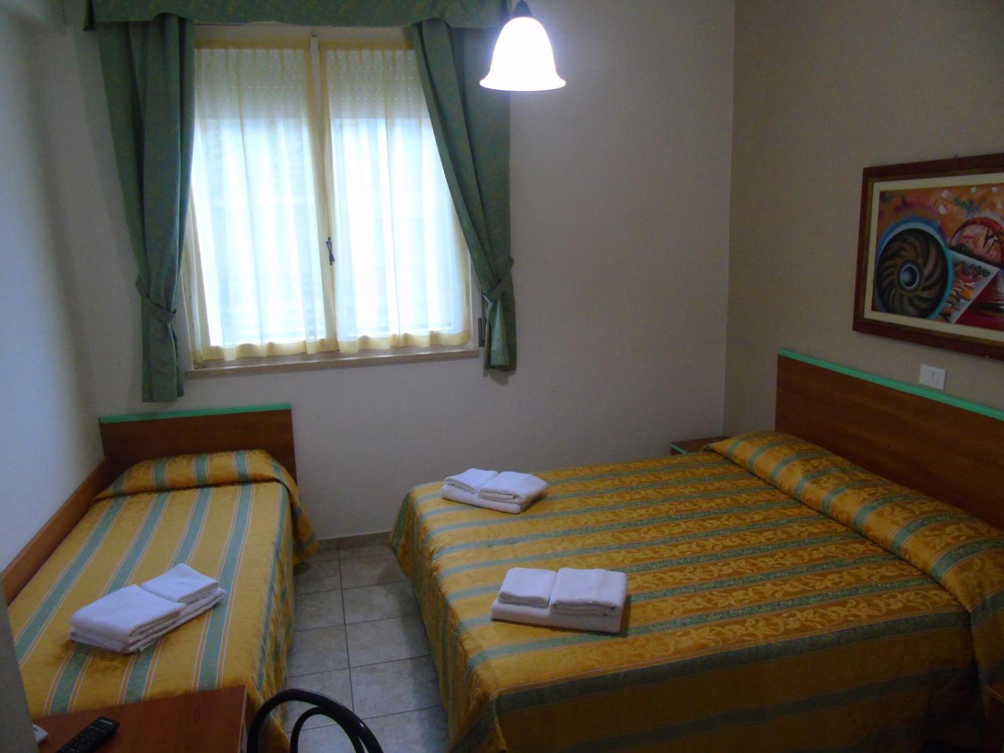 Hotel Zeus Lido Di Classe Room Only Buitenkant foto