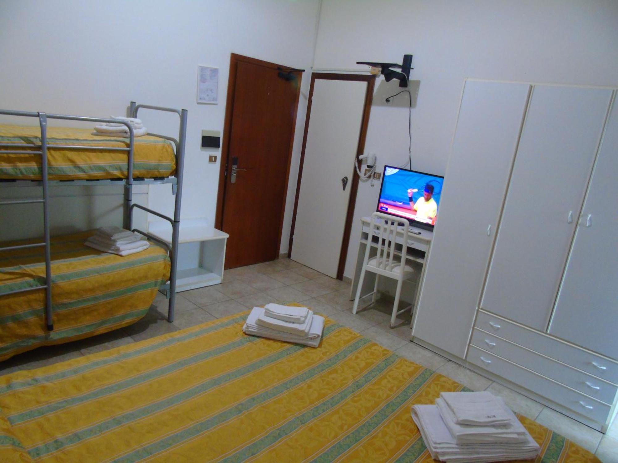 Hotel Zeus Lido Di Classe Room Only Buitenkant foto